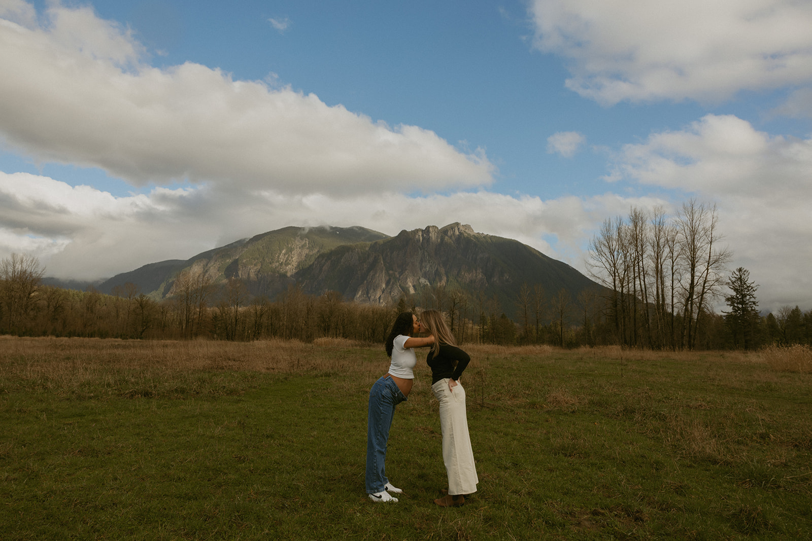 wlw maternity lgbtq+ pictures